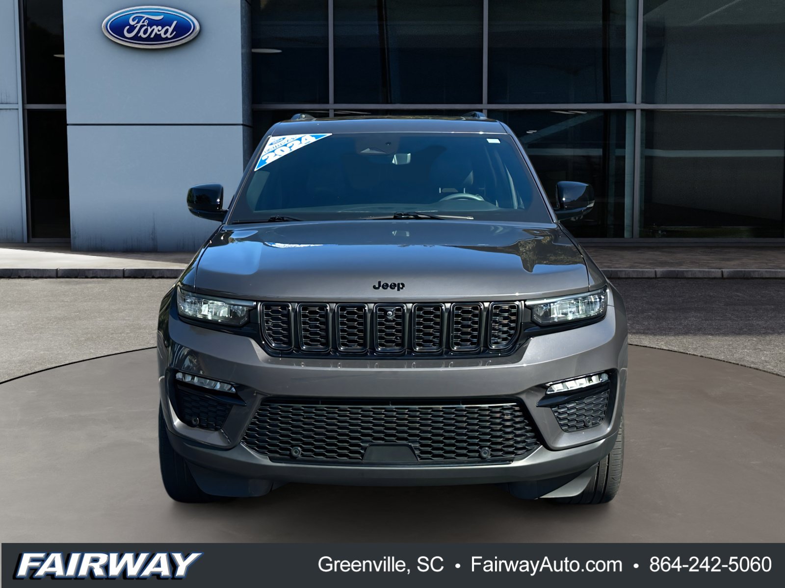 Used 2024 Jeep Grand Cherokee Limited w/ Luxury Tech Group II AWD/4WD image 2