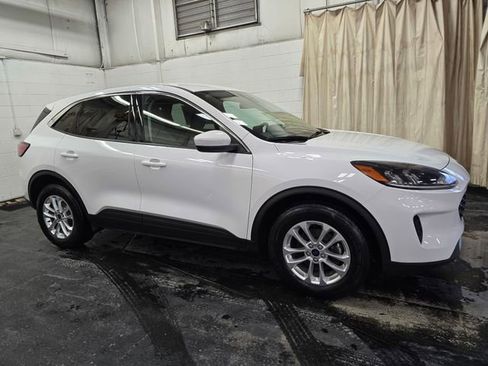 Used 2020 Ford Escape SE image 6