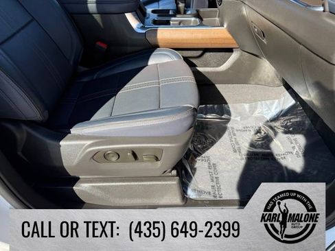 Used 2023 Chevrolet Silverado 1500 High Country w/ Technology Package image 38