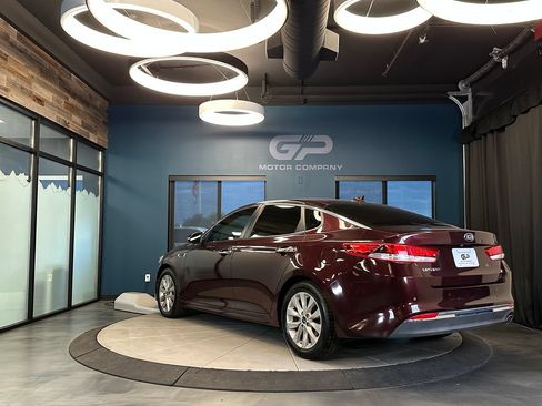 Used 2018 Kia Optima LX w/ Convenience Package FWD image 5