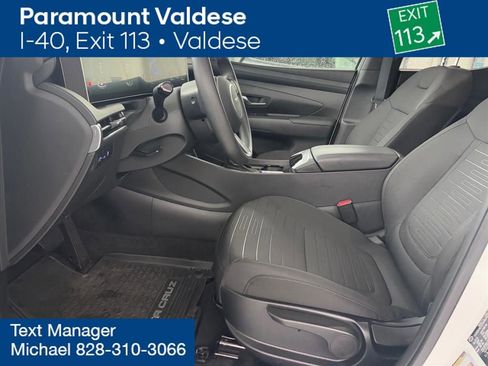 Certified 2025 Hyundai Santa Cruz SE image 9