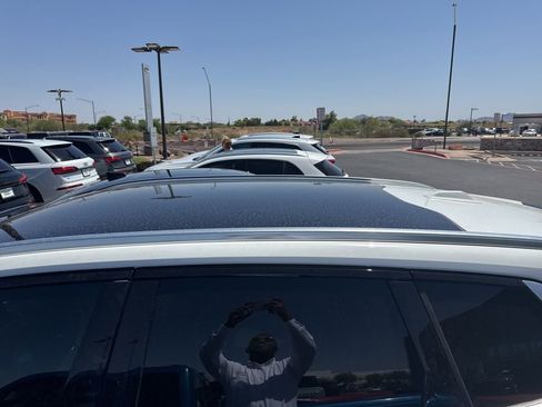 Used 2025 BMW X3 xDrive30i w/ Premium Package AWD/4WD image 10