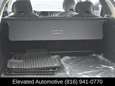 Used 2024 Volvo XC60 T8 Ultimate w/ Protection Package Premier AWD/4WD image 18