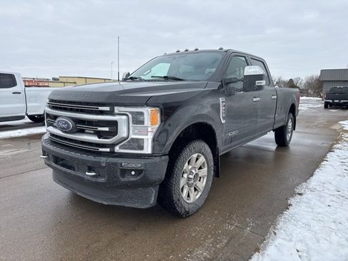 Used 2022 Ford F350 Platinum w/ FX4 Off-Road Package image 3