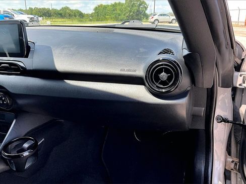 Used 2022 MAZDA MX-5 Miata Sport image 19