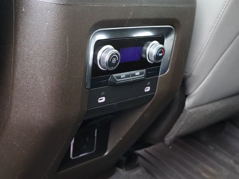 Used 2021 GMC Yukon SLT image 36