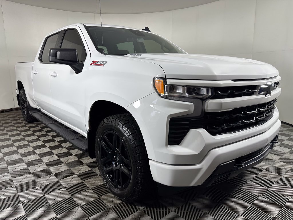 Used 2024 Chevrolet Silverado 1500 RST AWD/4WD image 7