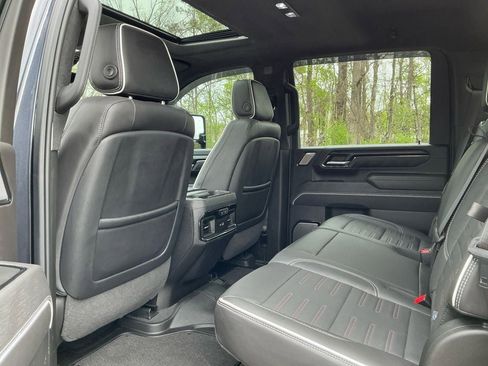 Used 2024 GMC Sierra 2500 AT4X image 21