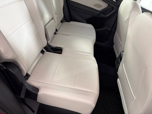 Used 2018 Volkswagen Tiguan SEL AWD/4WD image 23