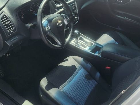 Used 2018 Nissan Altima 2.5 SV FWD image 15