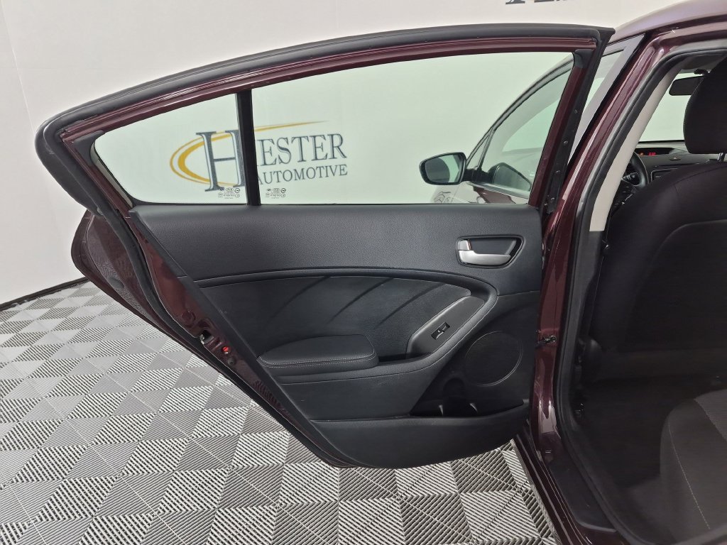 Used 2018 Kia Forte LX FWD image 27