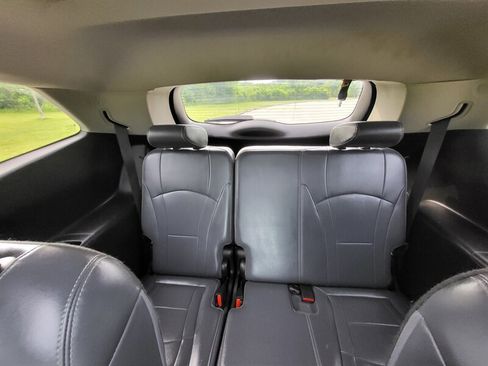 Used 2018 Buick Enclave Essence FWD image 13