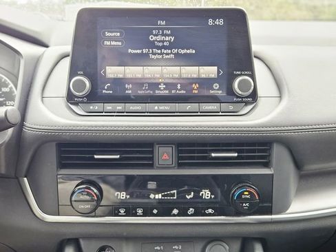 Certified 2024 Nissan Rogue SV FWD image 22