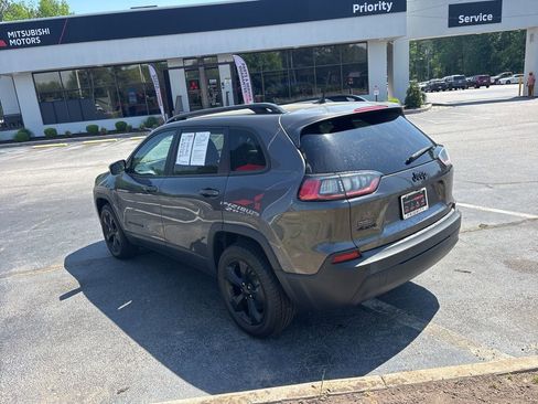 Used 2020 Jeep Cherokee Latitude Plus image 5