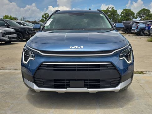 New 2026 Kia Niro EX FWD image 3