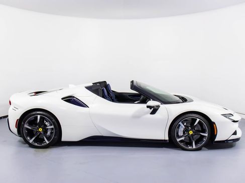 Certified 2022 Ferrari SF90 Spider AWD/4WD image 3