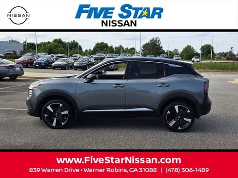 Used 2025 Nissan Kicks SR w/ Illumination Package FWD image 4