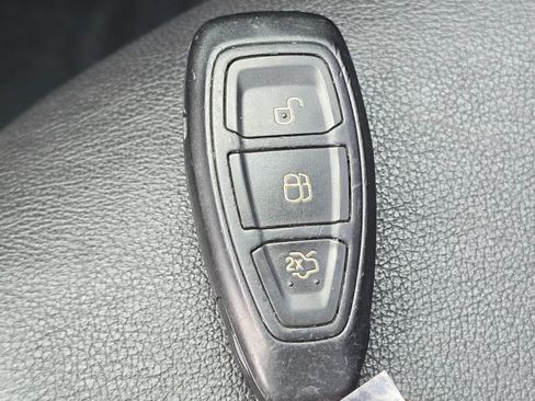 Used 2015 Ford Fiesta Titanium FWD image 32