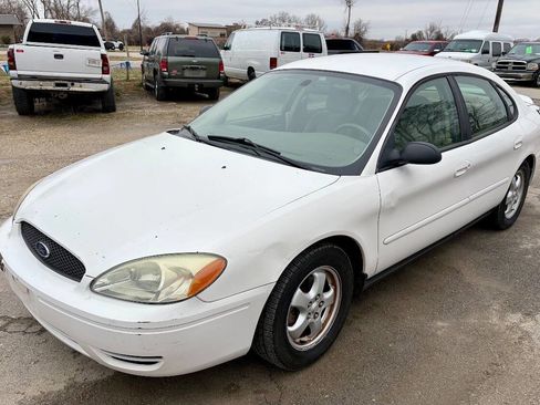 Used 2007 Ford Taurus SE image 1
