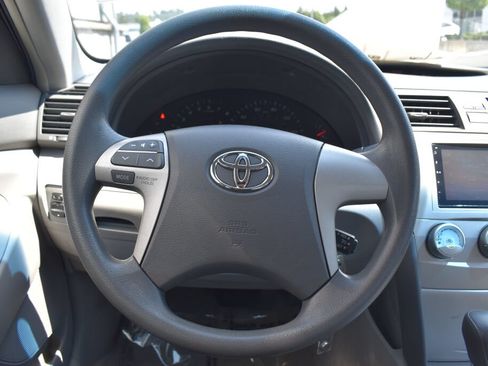 Used 2009 Toyota Camry LE FWD image 8