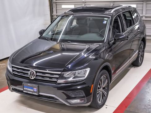 Used 2018 Volkswagen Tiguan SEL FWD image 1