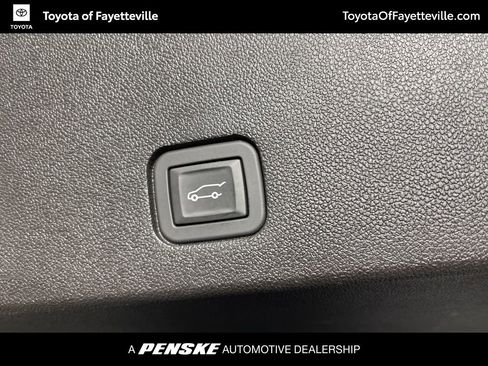 Used 2024 Cadillac XT6 Premium Luxury w/ Technology Package image 14