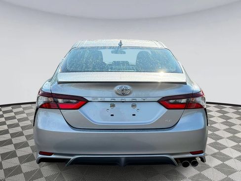 Used 2023 Toyota Camry SE FWD image 3
