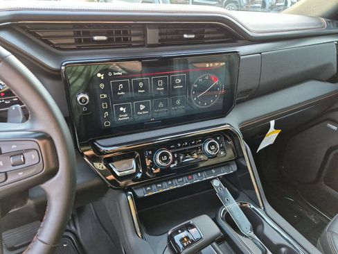 Used 2024 GMC Sierra 1500 AT4 w/ Technology Package AWD/4WD image 27