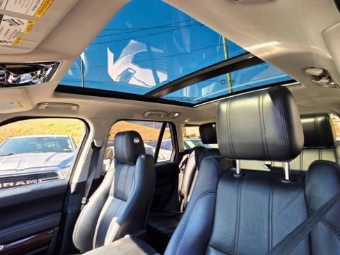 Used 2015 Land Rover Range Rover Supercharged image 12