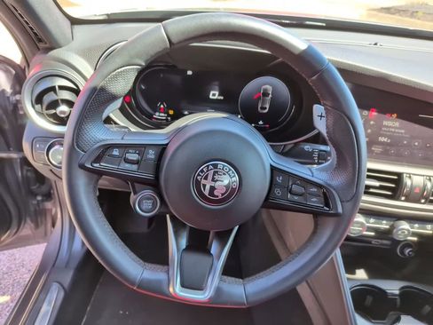 Used 2024 Alfa Romeo Giulia Veloce AWD/4WD image 25
