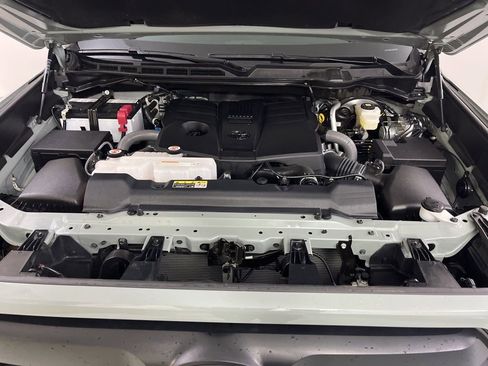 Used 2025 Toyota Tundra SR5 w/ SR5 Premium Package AWD/4WD image 9