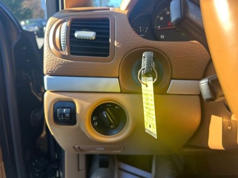 Used 2009 Porsche Cayenne image 24