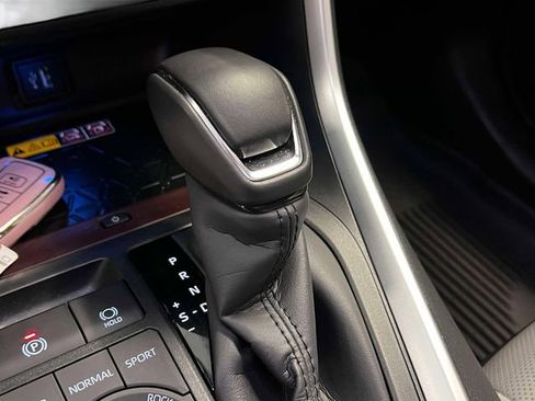 Used 2025 Toyota RAV4 Limited w/ Advanced Technology Package image 31