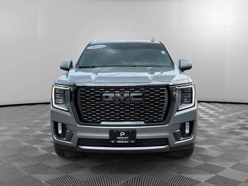 Used 2023 GMC Yukon XL Denali Ultimate AWD/4WD image 2