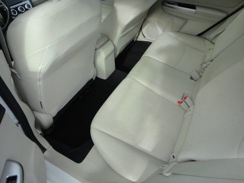 Used 2016 Subaru Impreza 2.0i Premium image 11