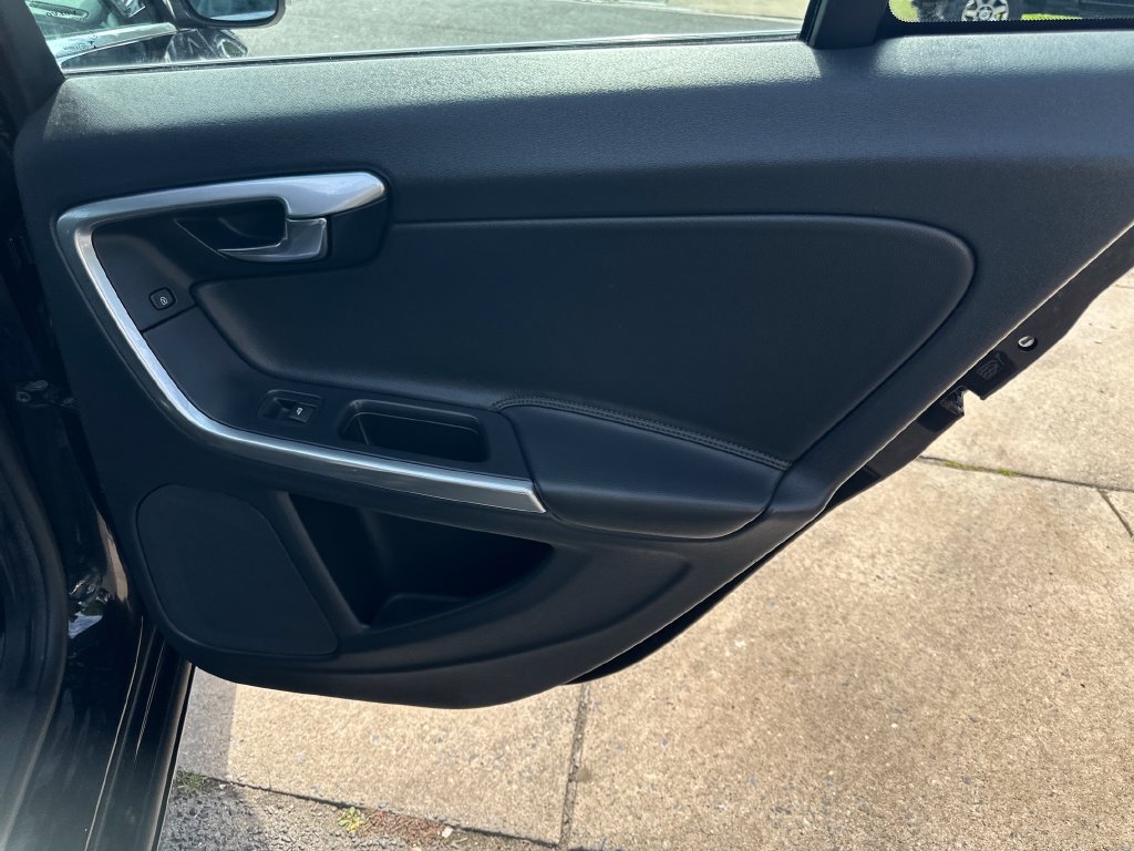 Used 2017 Volvo V60 T5 Premier FWD image 23
