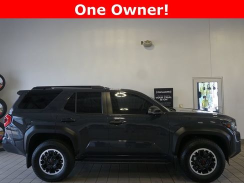 Used 2025 Toyota 4Runner TRD Off-Road Premium AWD/4WD image 2
