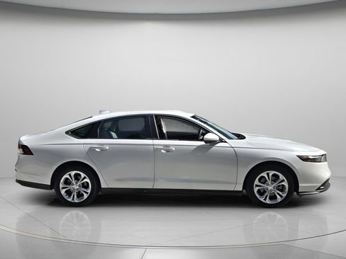 Used 2023 Honda Accord LX image 3