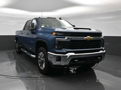 Used 2024 Chevrolet Silverado 2500 LT w/ All Star Edition AWD/4WD image 2
