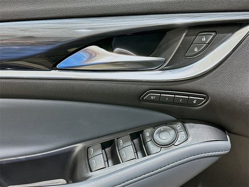 Used 2021 Buick Enclave Premium w/ Sun and Sites Package image 18