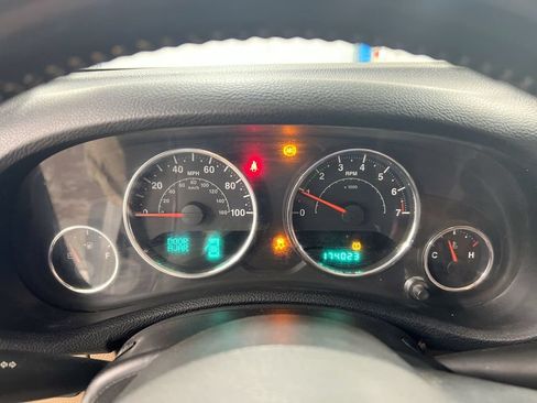 Used 2012 Jeep Wrangler Rubicon w/ Dual Top Group AWD/4WD image 12