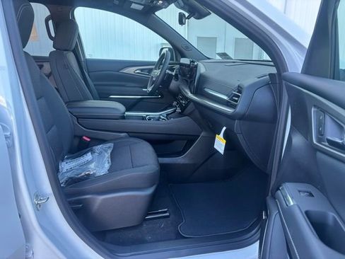 New 2026 Chevrolet Traverse LT w/ Enhanced Driving Package image 18