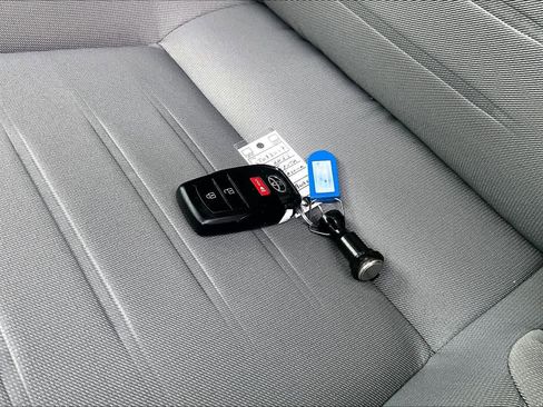 Used 2025 Toyota Tacoma TRD Off-Road image 14