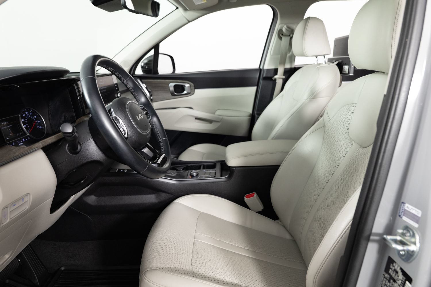 Used 2023 Kia Sorento S w/ Panoramic Sunroof Package AWD/4WD image 14