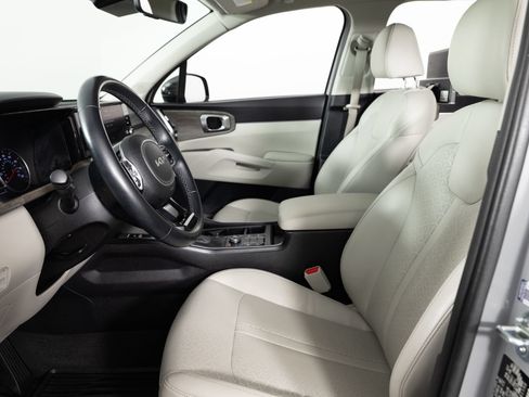 Used 2023 Kia Sorento S w/ Panoramic Sunroof Package AWD/4WD image 14