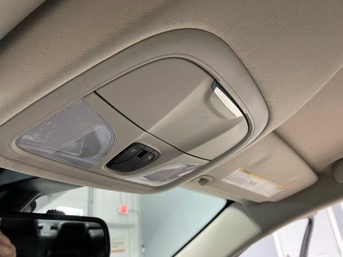 Used 2016 Chrysler 200 Limited Platinum image 33