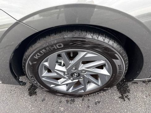 Used 2024 Hyundai Elantra SEL FWD image 12