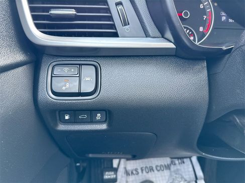 Used 2019 Kia Optima S image 17