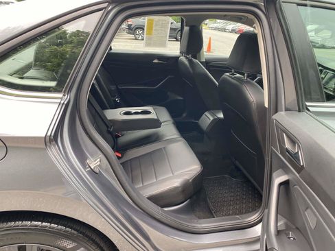 Used 2023 Volkswagen Jetta SE FWD image 26