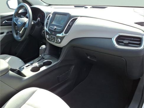 Used 2018 Chevrolet Equinox LS image 22
